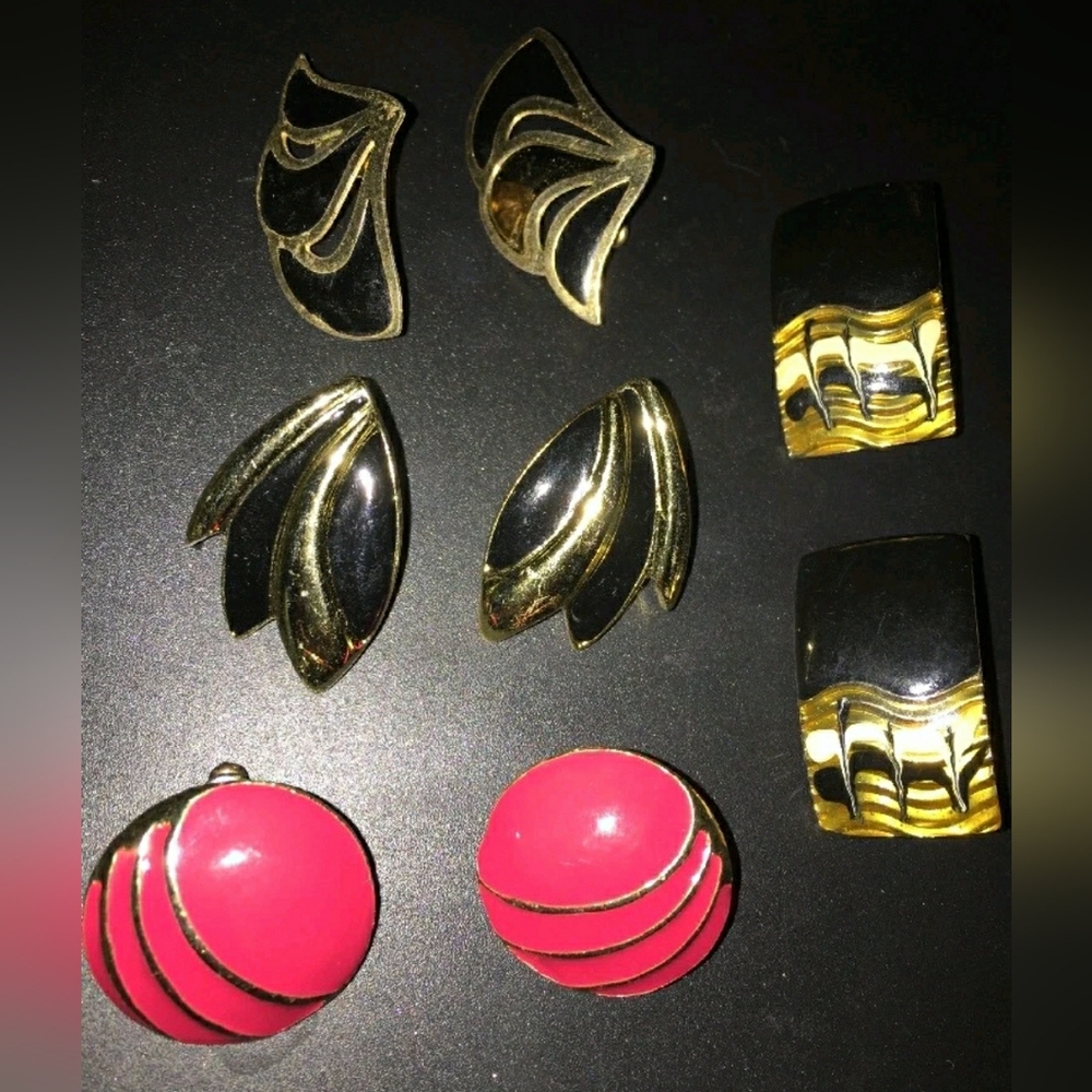 Vintage Earrings. 4 Pair. Circles, Rectangles. Swirls. Gold. Black. Retro.